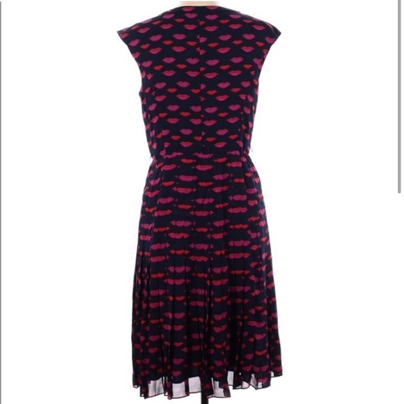 HALOGEN NORDSTROM Women’s Lips Kiss Pattern Cap Sleeve Pleated Dress Size 14p - Picture 3 of 6
